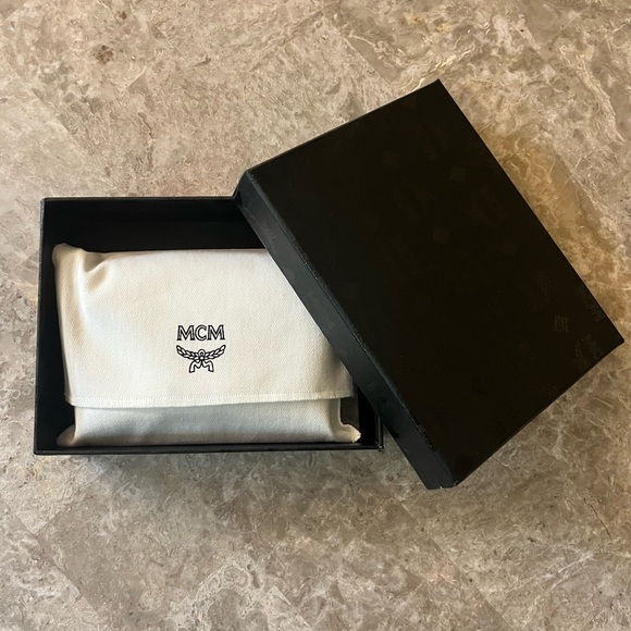 MCM Patricia Tri-fold Wallet - Picture 8 of 8